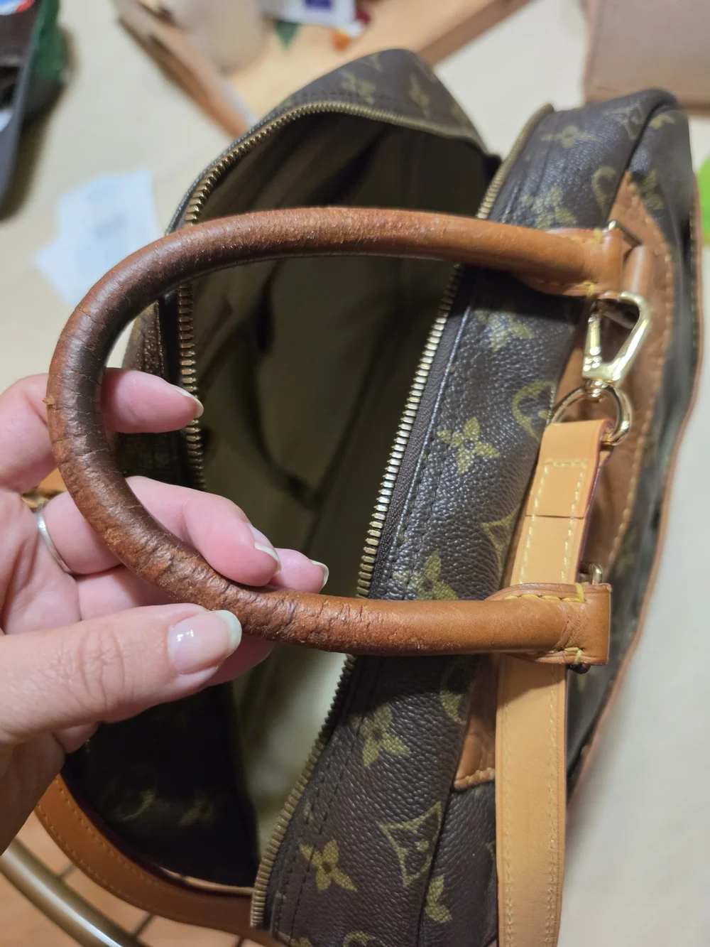 Louis Vuitton Deauville handbag